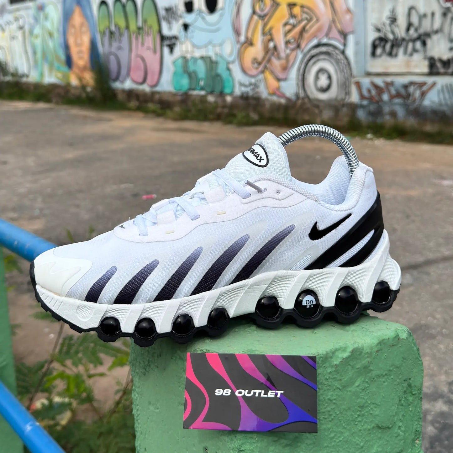 Air Max DN8 - White/Black