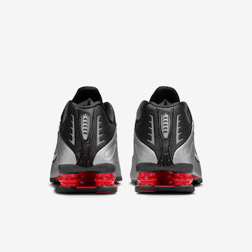 Shox R4 - Preto Branco