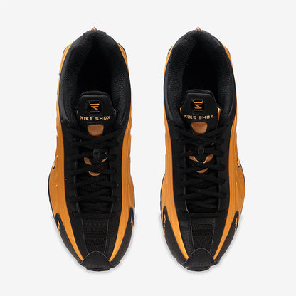 Shox R4 - Preto Dourado